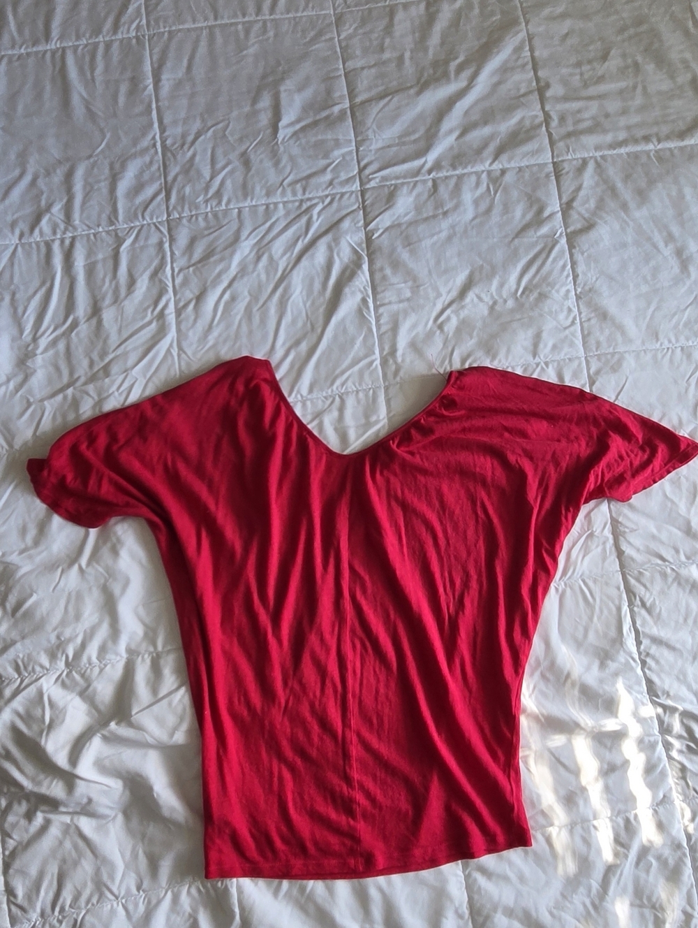 Express Red V-Neck Short Sleeve Top - Picture 3 of 4